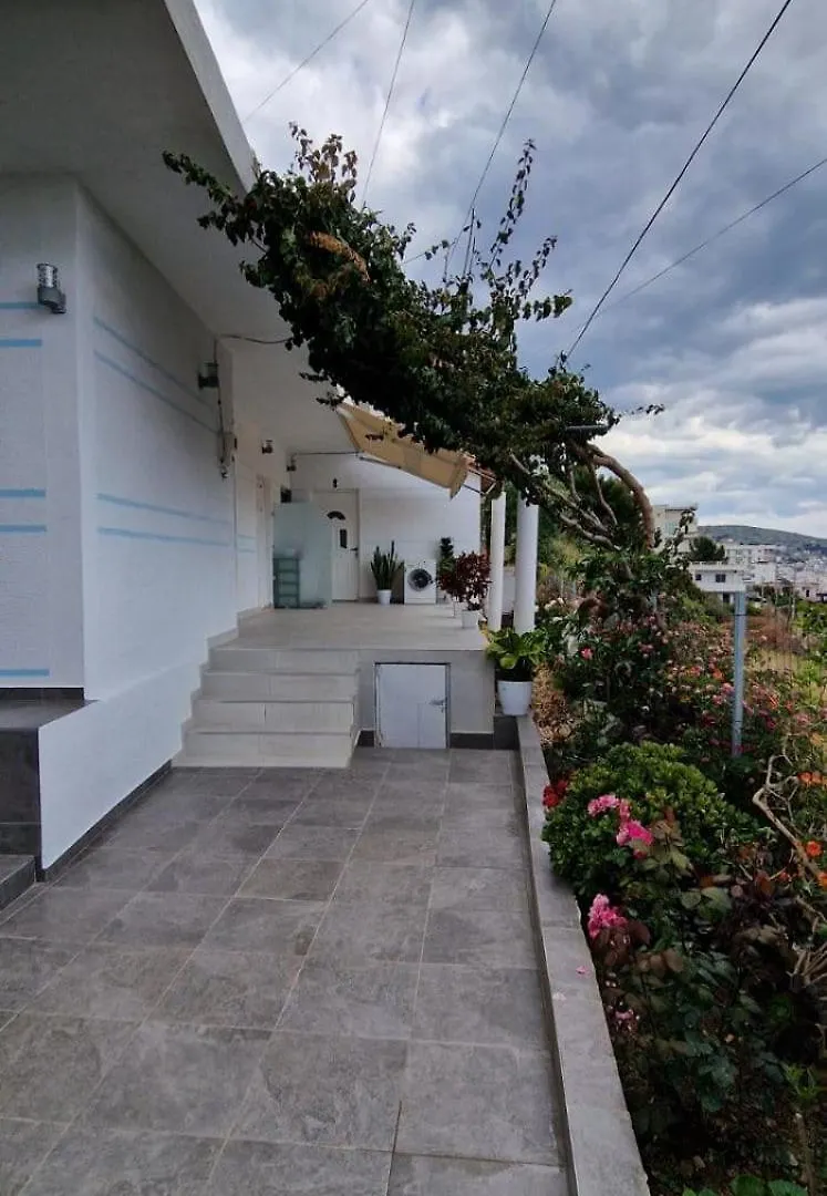 Villa Klodi Sarandë 0*,